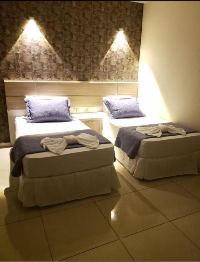 Hotel Llamosas ซิวดัดเดลเอสเต ภายนอก รูปภาพ